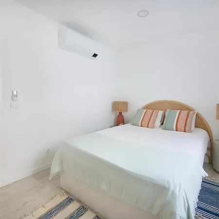 Villa & With Ac, By Timecooler Setúbal