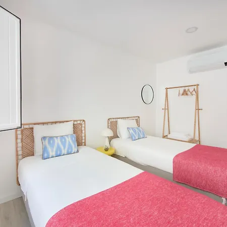 Villa & With Ac, By Timecooler Setúbal