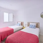 Villa & With Ac, By Timecooler Setúbal