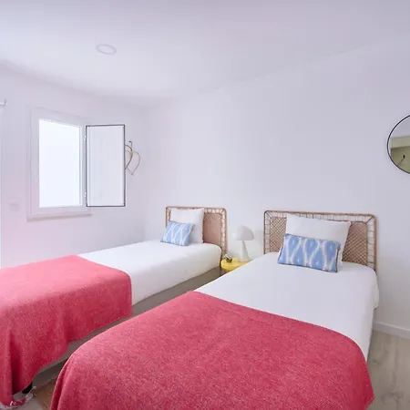 Villa & With Ac, By Timecooler Setúbal