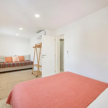 Villa & With Ac, By Timecooler