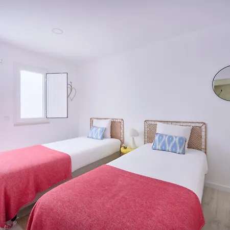 Villa & With Ac, By Timecooler Setúbal